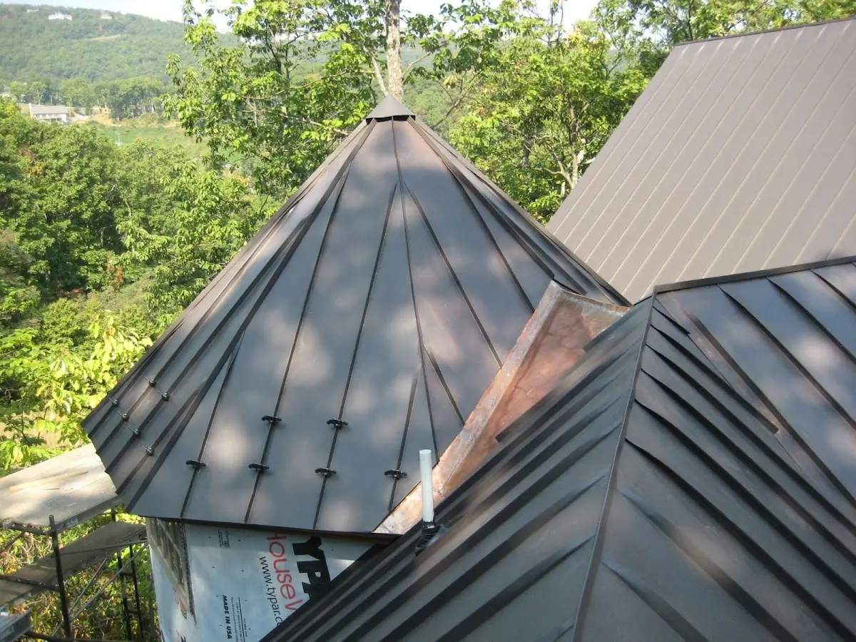 Professional Roof Tarp Installation by Craftsman Roofing in Swift Corner